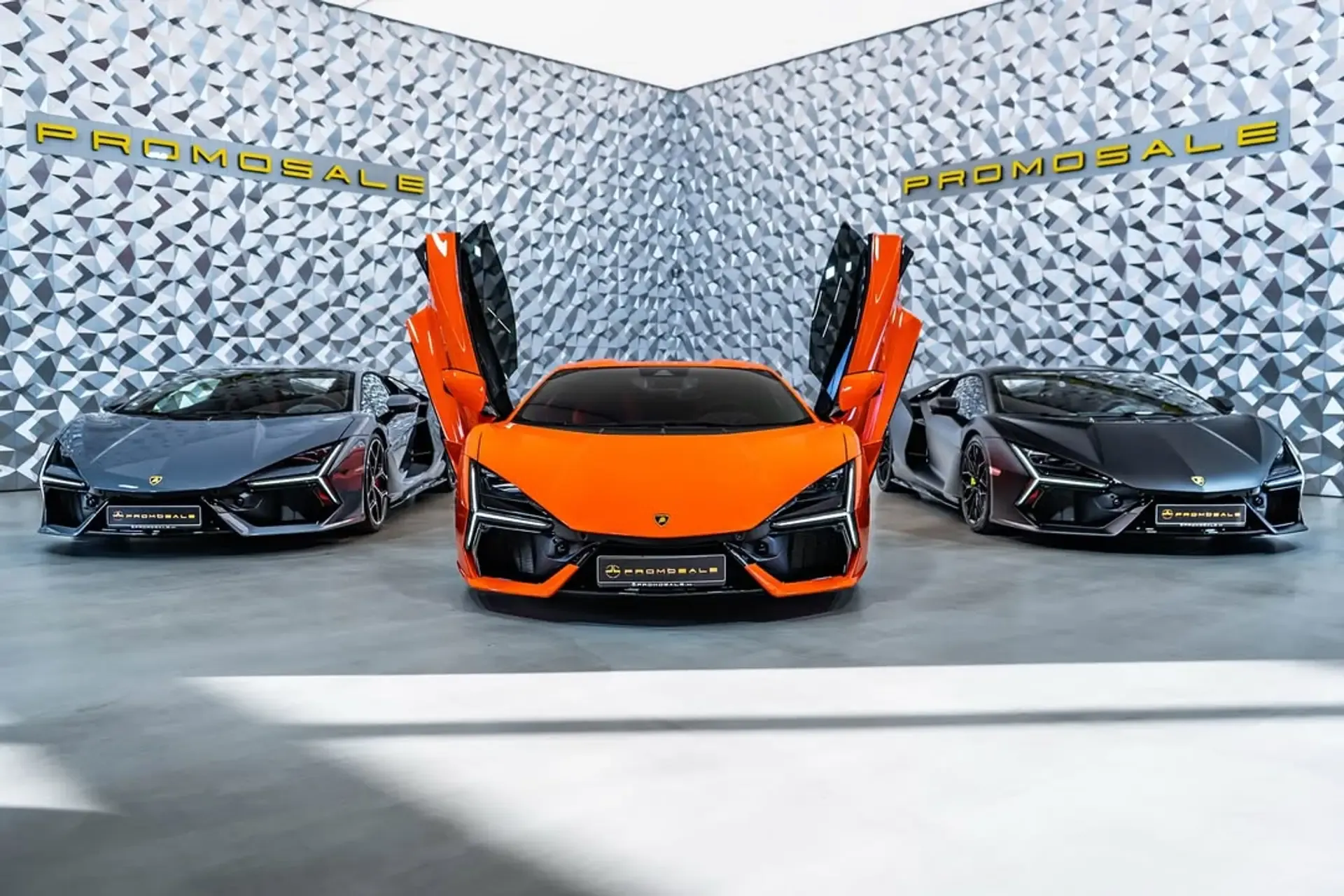 triple-insanity-lamborghini-revuelto